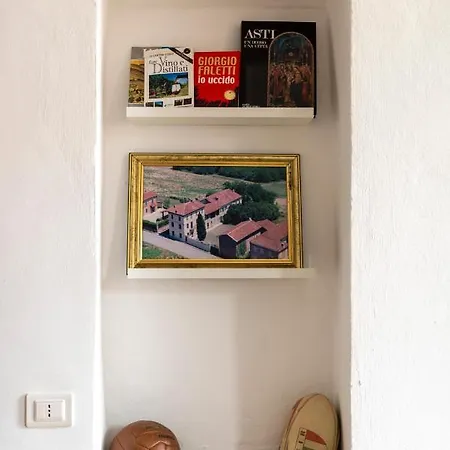 Apartment Domus Antiche Mura - Vista Torre Rossa, Centro Asti, No Ztl Asti