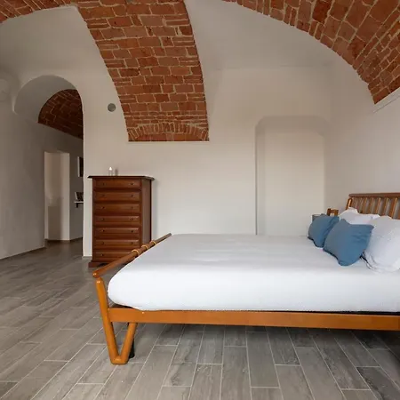 Domus Antiche Mura - New - Il Giardino Segreto * آستي